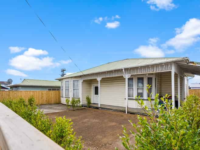 24a Omata Road, Westown