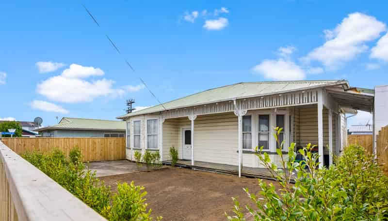 24a Omata Road, Westown