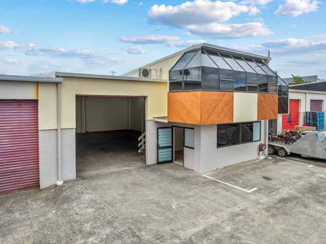 CENTRAL WEST AUCKLAND WAREHOUSE
