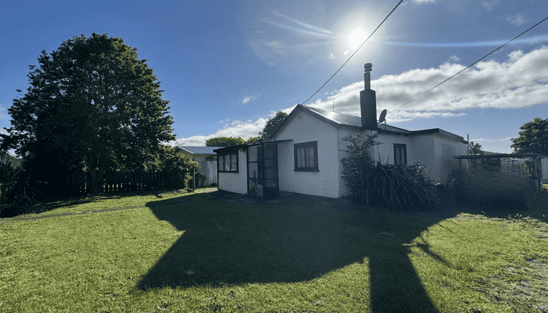 2 Lake Street, Takapau