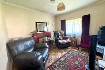 2 Lake Street, Takapau