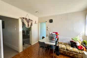 2 Lake Street, Takapau