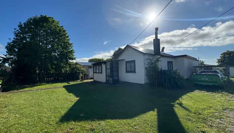 2 Lake Street, Takapau