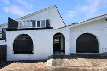 4/8 Wood Street, Papakura