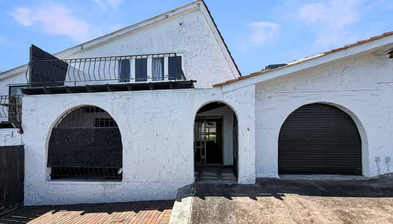 4/8 Wood Street, Papakura