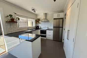 4/8 Wood Street, Papakura