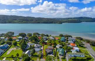 46A Wallis Street, Raglan