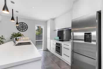 22 Challen Close, Conifer Grove