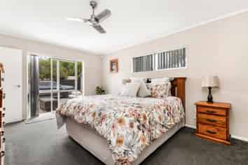 22 Challen Close, Conifer Grove