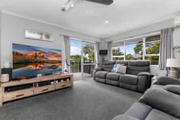 22 Challen Close, Conifer Grove