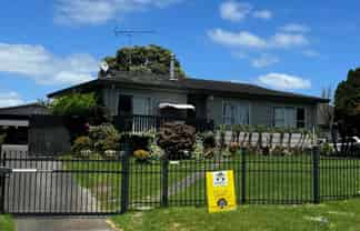 22 Challen Close, Conifer Grove