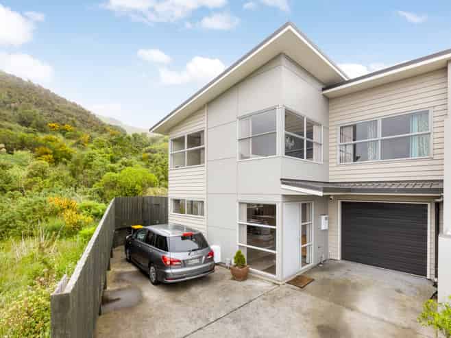 27 Comber place, Johnsonville