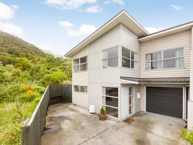 27 Comber place, Johnsonville