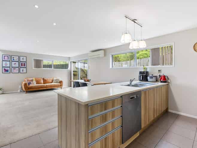 27 Comber place, Johnsonville