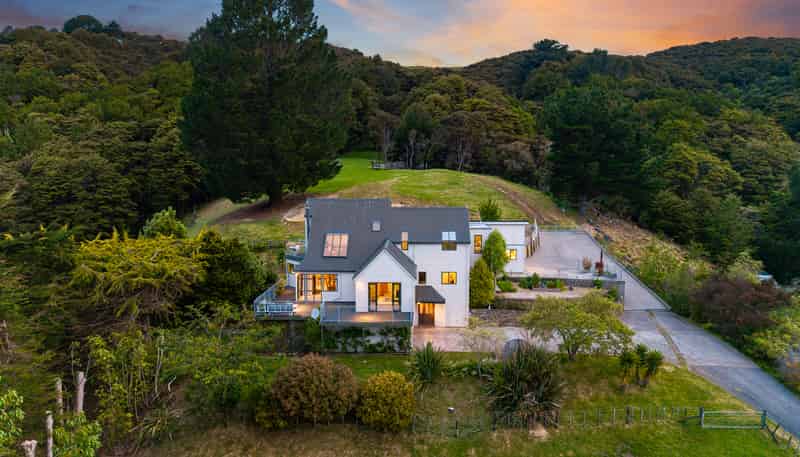 155A Katherine Mansfield Drive, Whitemans Valley