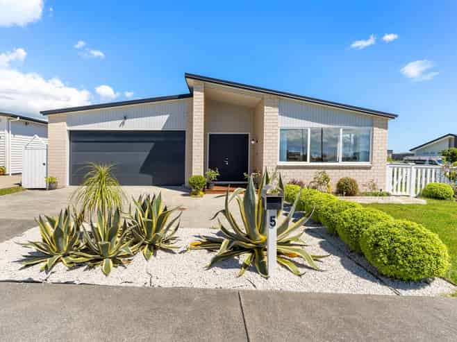 5 Korowhiti Road, Clarks Beach