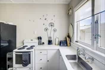 905 Miro Street, Mahora