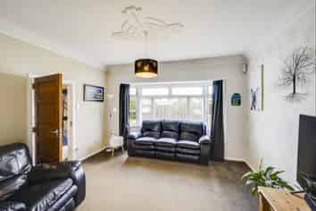 905 Miro Street, Mahora