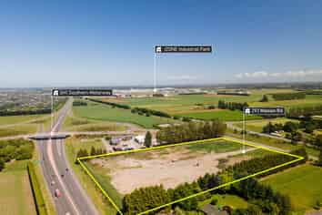 Unmatched Exposure On 3.52ha!!