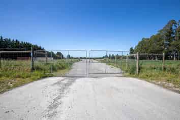 Unmatched Exposure On 3.52ha!!