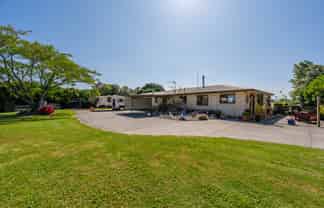 13 The Loop, Meeanee