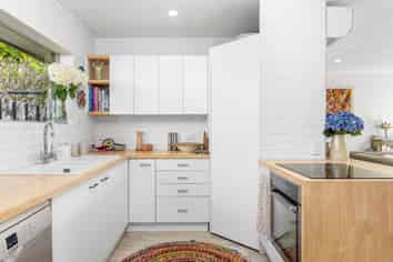 Flat 2/274 Hibiscus Coast Highway, Orewa