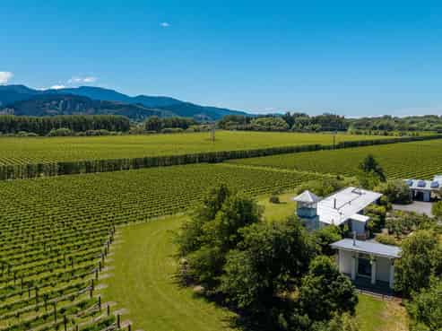 2124 State Highway 1, Spring Creek