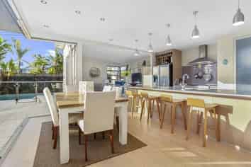 7 Vaughan Crescent, Murrays Bay