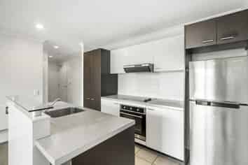2J/160 Symonds Street, Eden Terrace