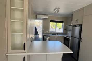 3/50 Middle Road, Havelock North