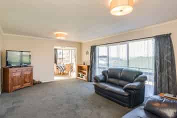 22 Preston Crescent, Belleknowes