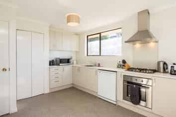 22 Preston Crescent, Belleknowes