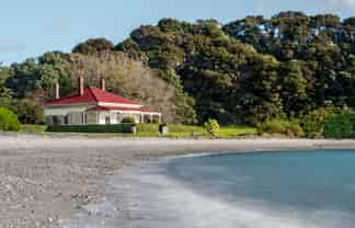 40 Rothschild Terrace, Waiheke Island