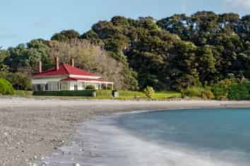 40 Rothschild Terrace, Waiheke Island