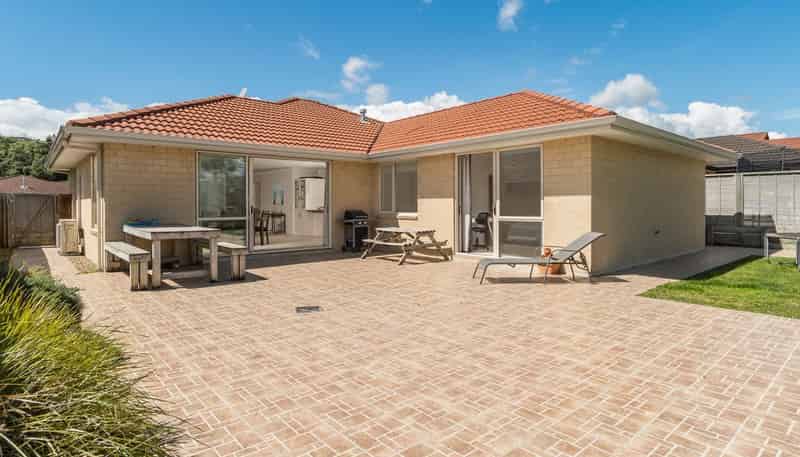 5 Tarn Close, Pyes Pa