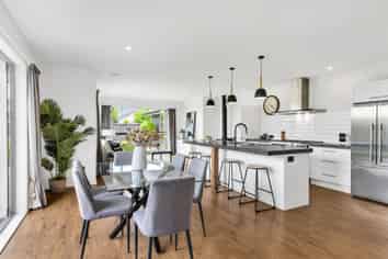 43 Sunline Avenue, Lincoln