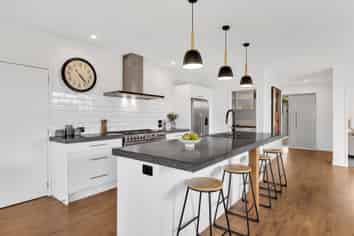 43 Sunline Avenue, Lincoln