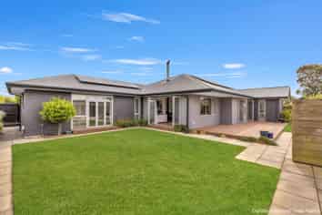 43 Sunline Avenue, Lincoln