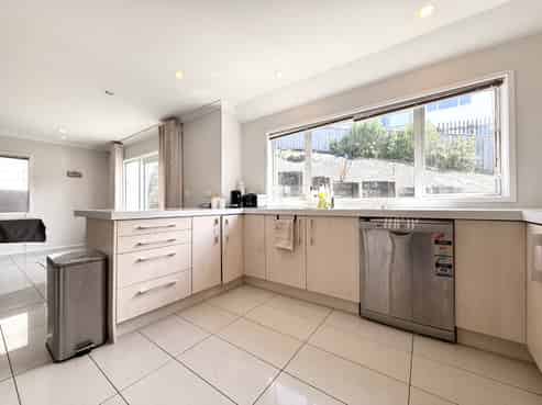 17 Tamworth Crescent, Newlands