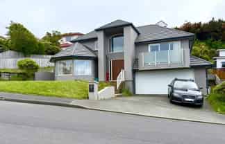 17 Tamworth Crescent, Newlands