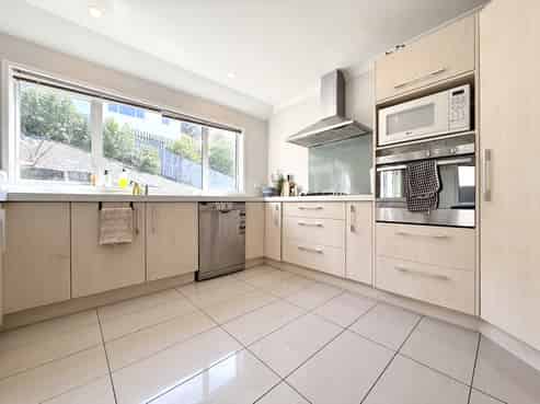 17 Tamworth Crescent, Newlands