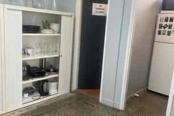 Versatile office/showroom