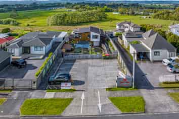 NEW 10 year lease – Modern Building