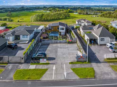 NEW 10 year lease – Modern Building