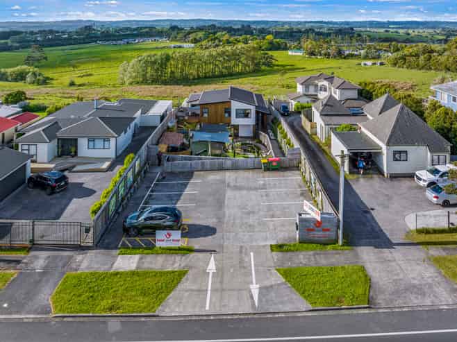 NEW 10 year lease – Modern Building