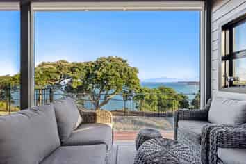 57 Hawaiian Parade, Whangaparaoa