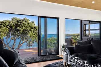 57 Hawaiian Parade, Whangaparaoa