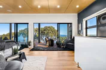 57 Hawaiian Parade, Whangaparaoa