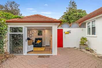 31 Brassey Road, Saint Johns Hill