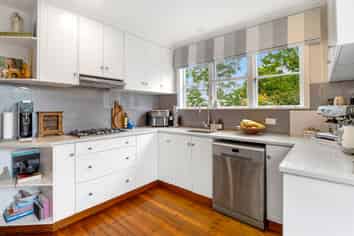 31 Brassey Road, Saint Johns Hill